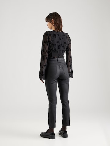 Slimfit Jeans di River Island in nero