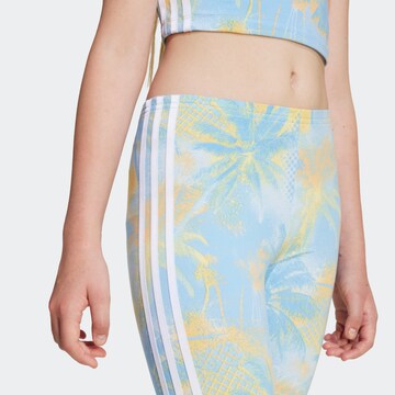 ADIDAS ORIGINALS Skinny Shorts in Blau