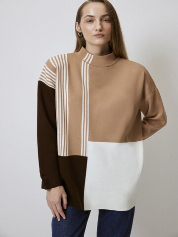 Touche Prive Pullover in Braun