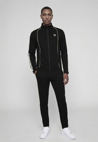 Completo per l'allenamento di Sergio Tacchini in nero: frontale