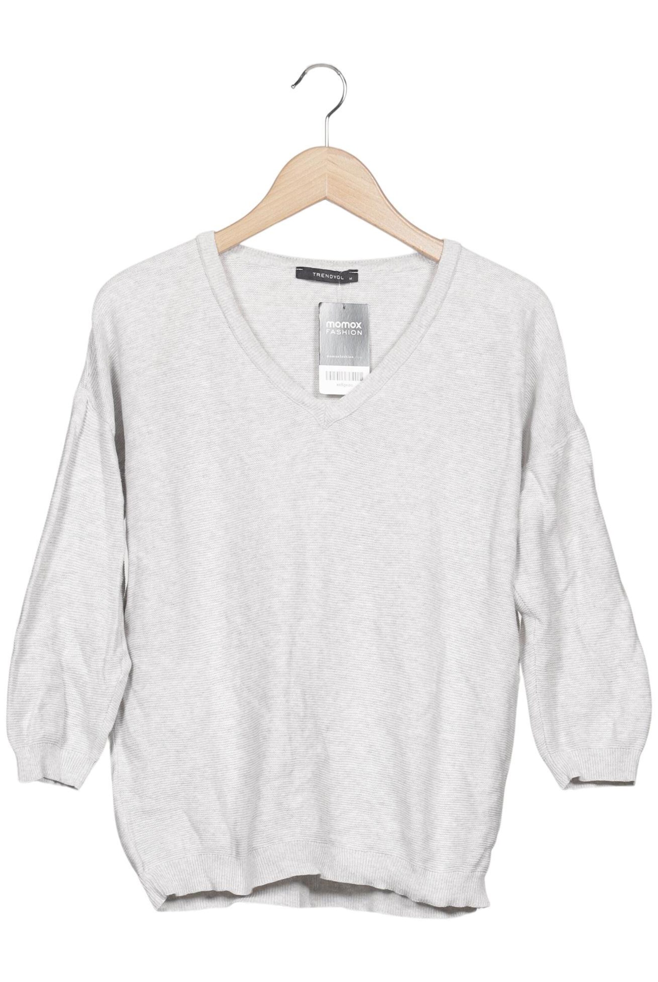 Trendyol Sweater & Cardigan in M in Grey: front