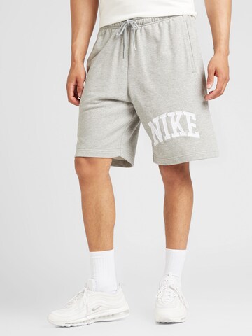 Nike Sportswear Loosefit Kalhoty 'CLUB' – šedá: přední strana