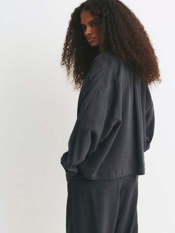 Pull&Bear Blouse in Grey