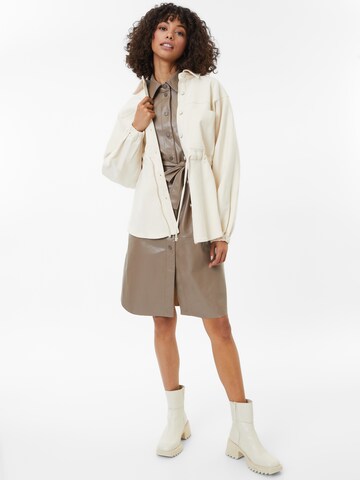 Robe-chemise 'AINO' ONLY en marron