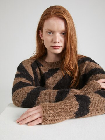 Pullover di b.young in marrone
