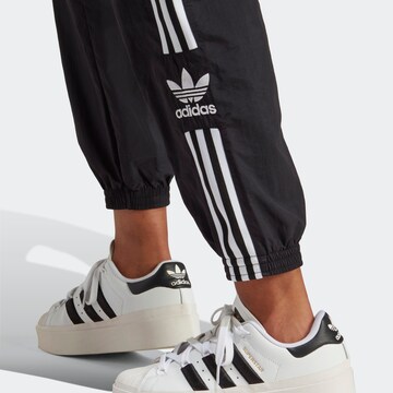ADIDAS ORIGINALS Loosefit Hose 'Adicolor Classics Lock-Up' in Schwarz