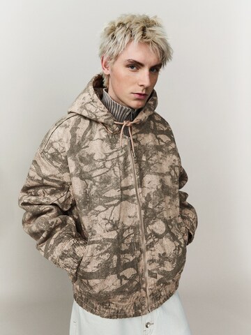 Bershka Between-season jacket in Brown: front