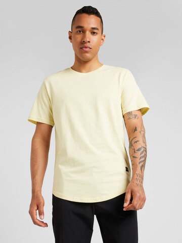 Coupe regular T-Shirt 'MATT' Only & Sons en jaune : devant