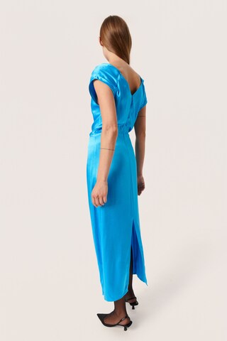 Robe 'Seleena' SOAKED IN LUXURY en bleu