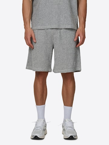 regular Pantaloni di Good For Nothing in grigio: frontale