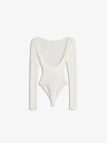 Tricou body de la Bershka pe bej