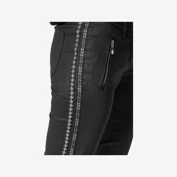 TONI Regular Pants in Black