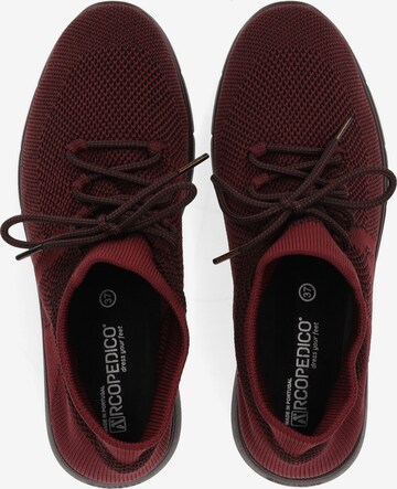 Chaussure de sport à lacets Arcopedico en rouge