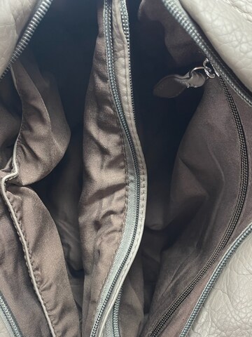 Kumixi Handtasche in Grau