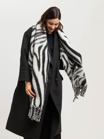 FRAAS Scarf in Grey: front