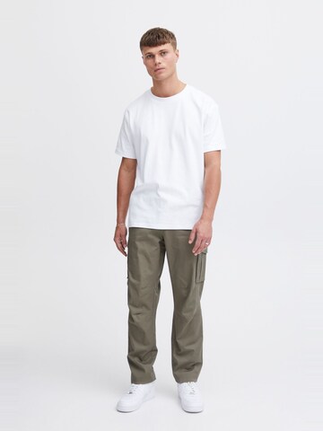 !Solid Regular Cargo Pants ' Joe ' in Green