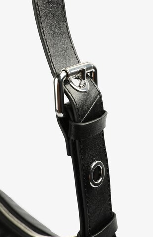 Scalpers Schultertasche 'Eylets Moon' in Schwarz