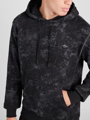 ADIDAS ORIGINALS Bluzka sportowa 'Adventure Graphic' w kolorze czarny