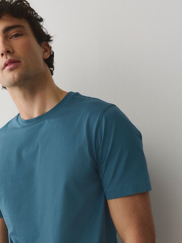 Tricou de la Next pe albastru