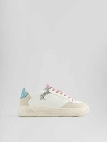 Baskets basses Bershka en blanc