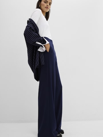 Wide leg Pantaloni con pieghe di bonprix in blu