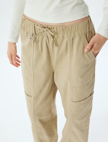 Koton Tapered Cargobroek in Beige