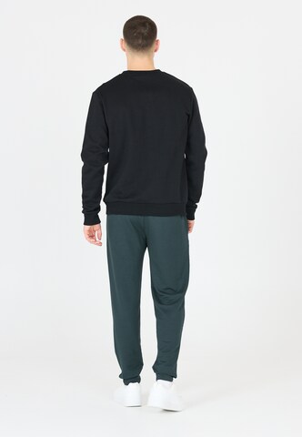 Virtus Tapered Sweathose 'Streat' in Grün