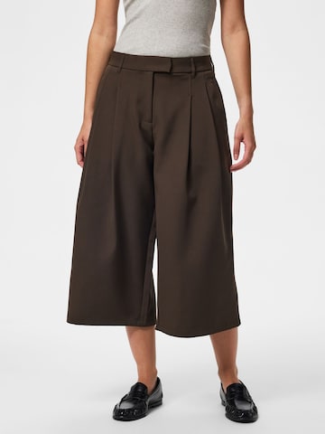 Loosefit Pantaloni 'PCOlivia' di PIECES in marrone