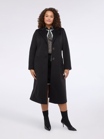 Fiorella Rubino Winter Coat in Black: front