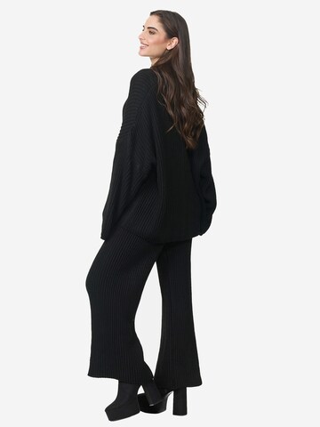 Elara Hausanzug in Schwarz