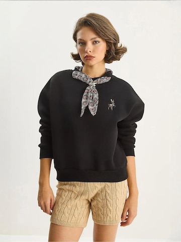 Bianco Lucci Sweatshirt in Black