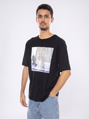 Maglietta 'Banksy Ss Rlx Tee Black Road' di Only & Sons in nero: frontale