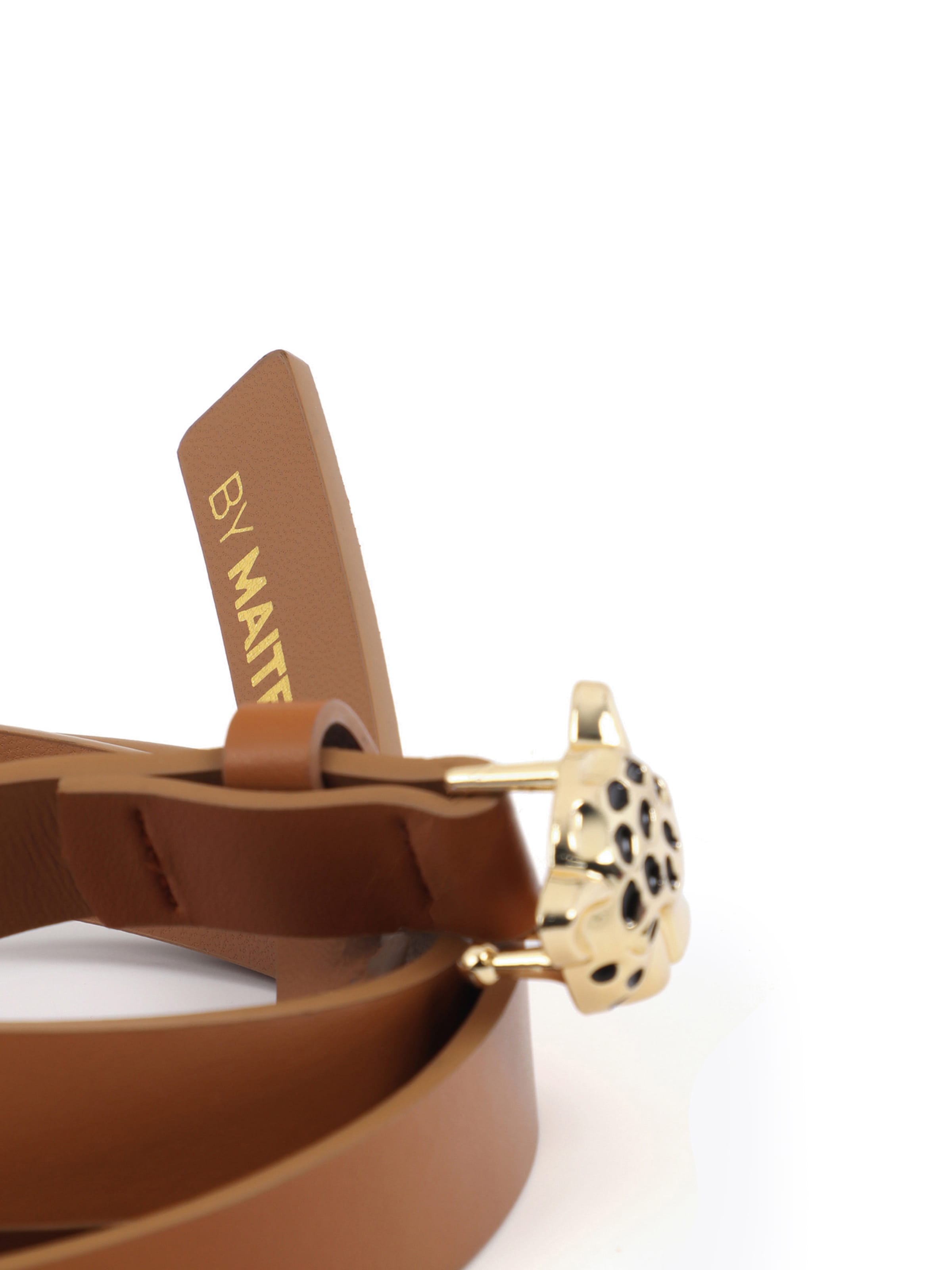 Cintura di Lola Casademunt in marrone