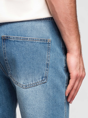 Ombre Regular Jeans‌ in Blau