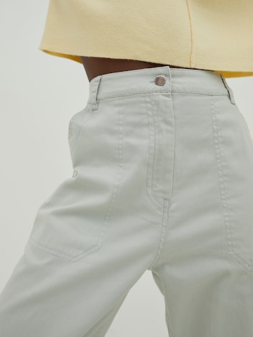 regular Pantaloni cargo 'Kaia' di EDITED in grigio