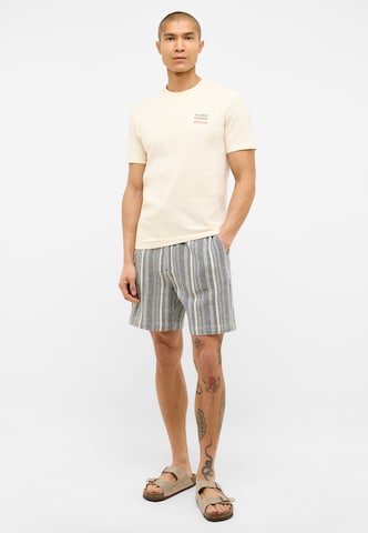 MUSTANG Regular Shorts 'Lockport' in Grau