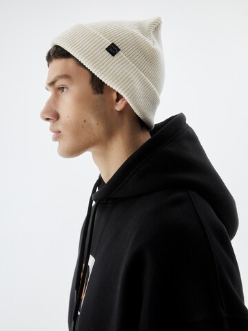 Pull&Bear Beanie in Beige