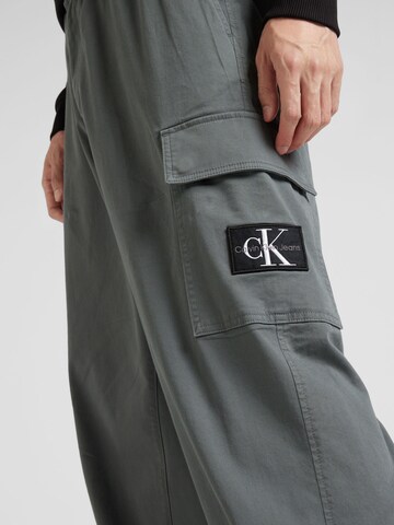 Calvin Klein Jeans Regular Cargo trousers in Grey