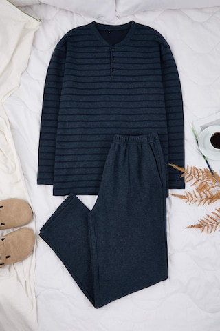 Trendyol Long Pajamas in Green: front