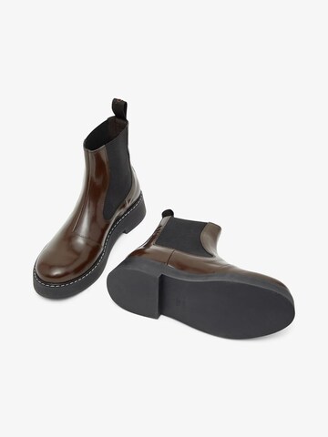 Bianco Chelsea Boots 'GISSEL' in Braun