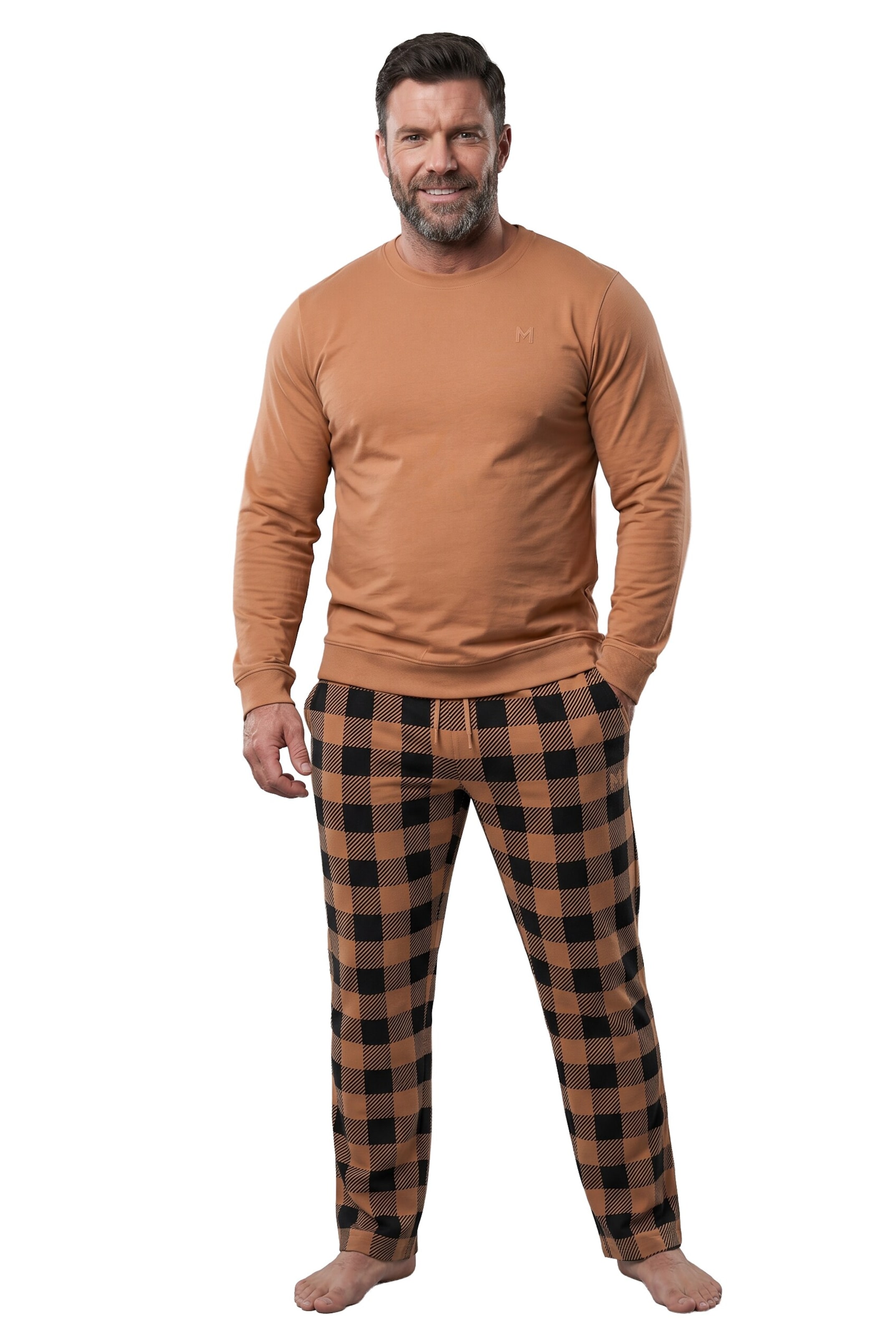 Men Plus Pyjama in Braun: Vorderseite