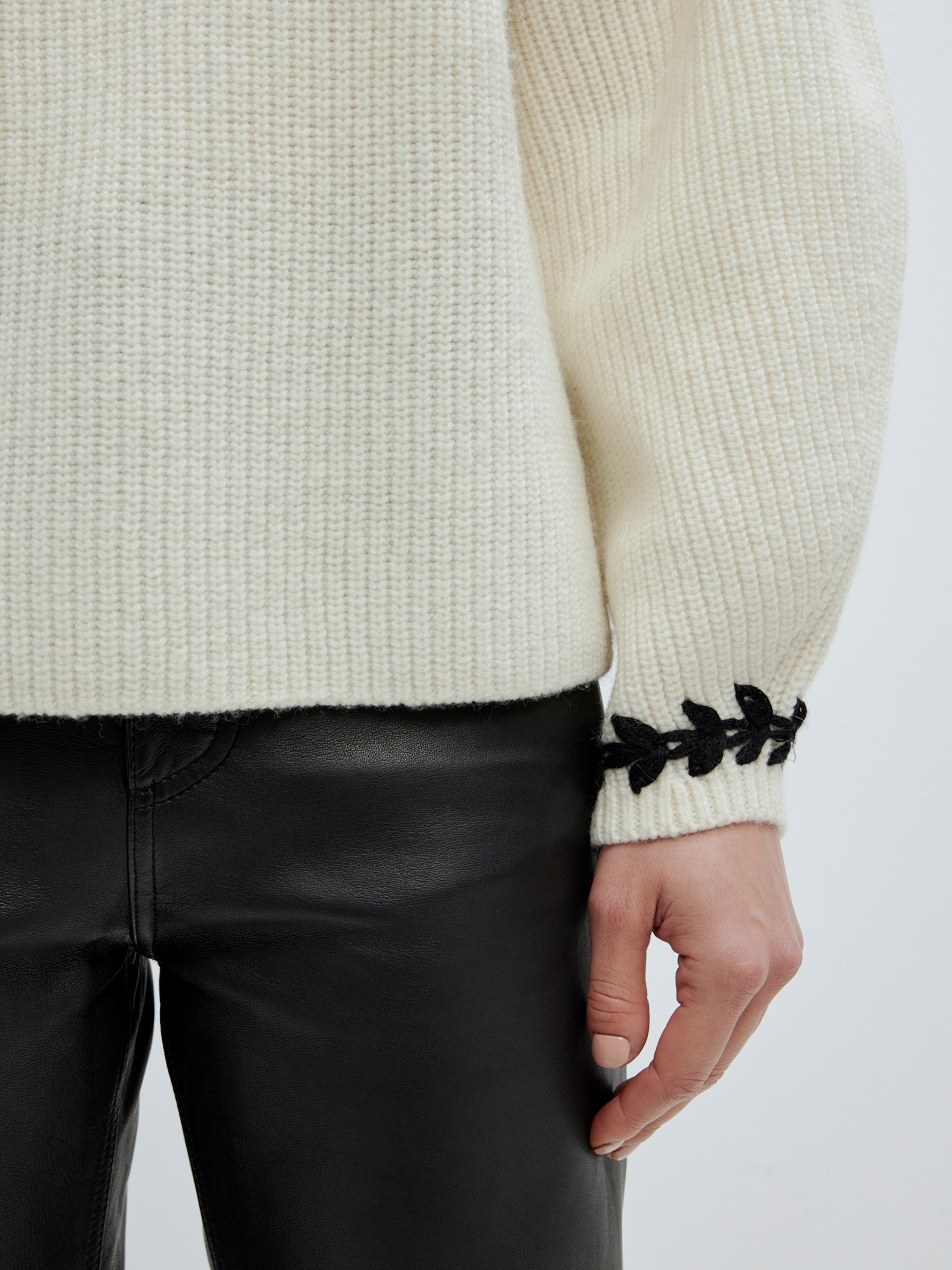 EDITED Produkte Pullover weiß