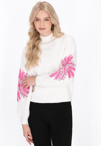 IZIA Sweater in White: front