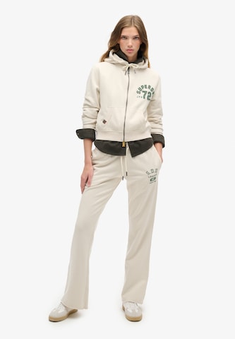 Bootcut Pantalon 'Athletic Essentials' Superdry en beige : devant