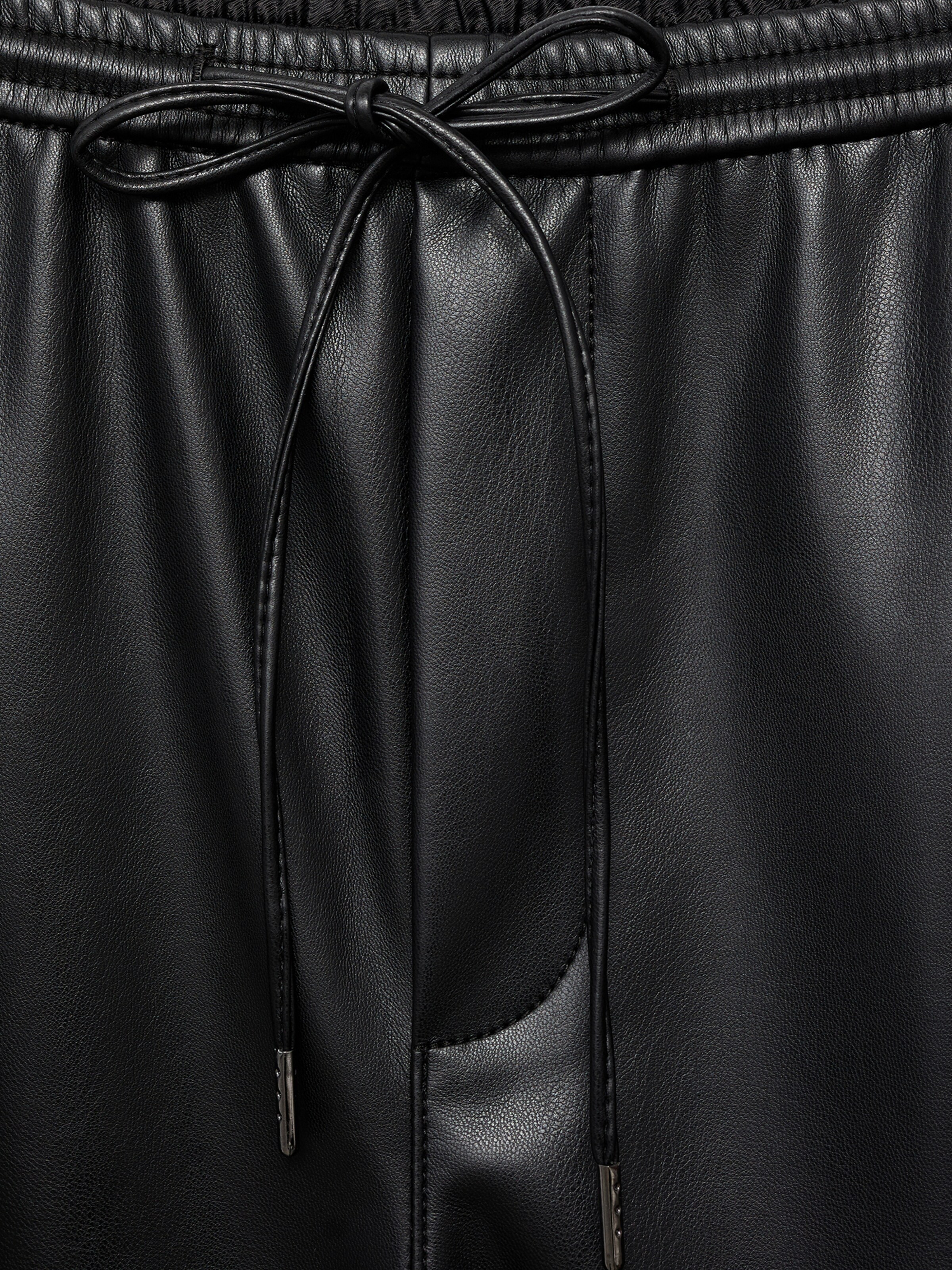 MANGO Largi Pantaloni 'Apple' pe Negru | ABOUT YOU