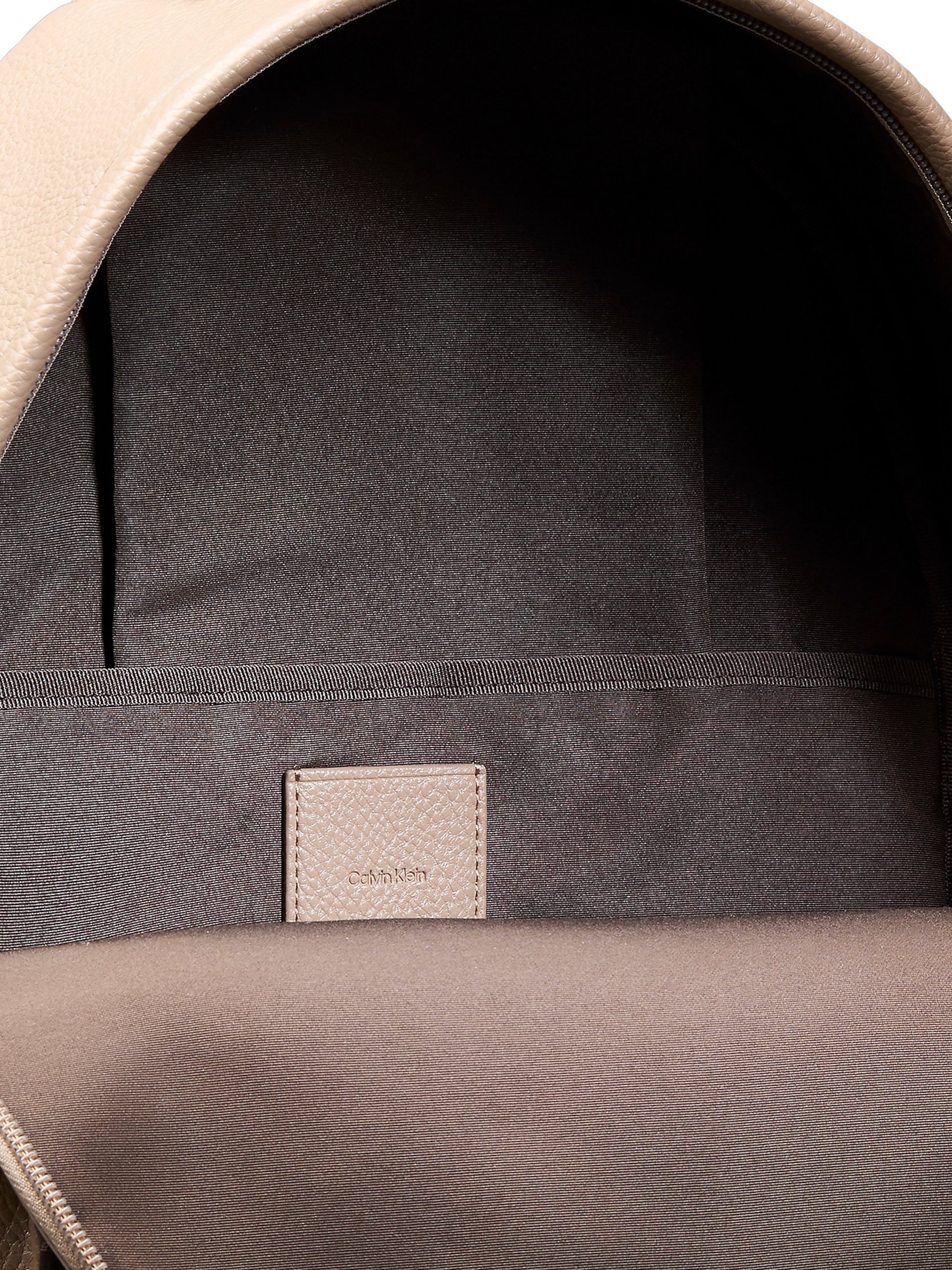 Calvin Klein - regular Mochila en beige