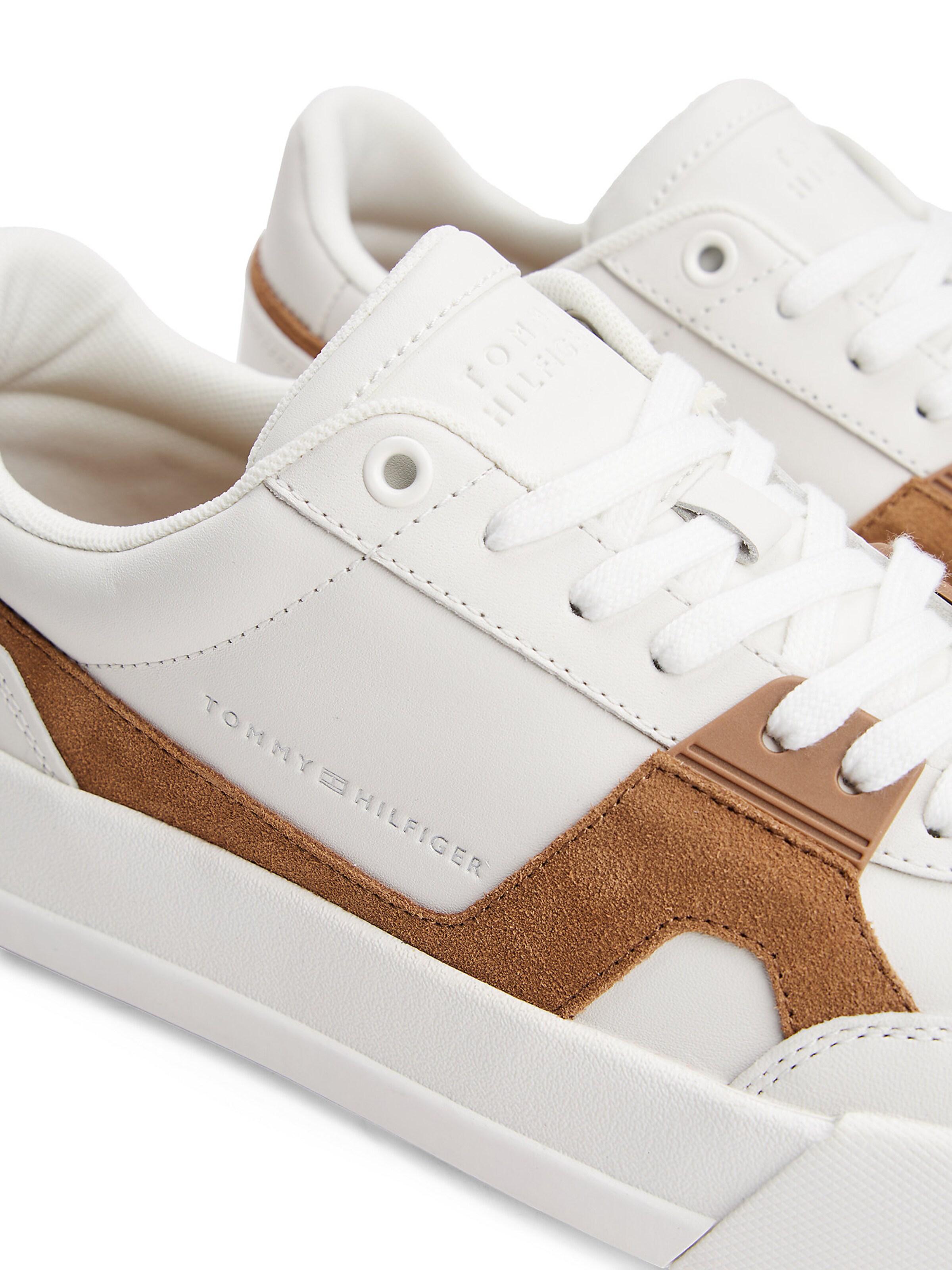 TOMMY HILFIGER Sneaker in Weiß