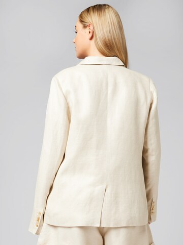 Guido Maria Kretschmer Curvy Blazer 'Meret' in Beige