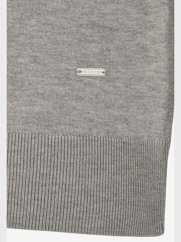 HECHTER PARIS Sweater in Grey