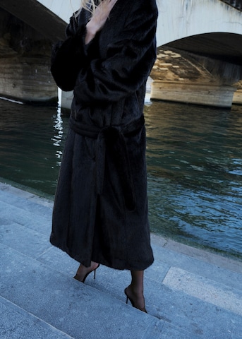 MANGO Wintermantel in Schwarz